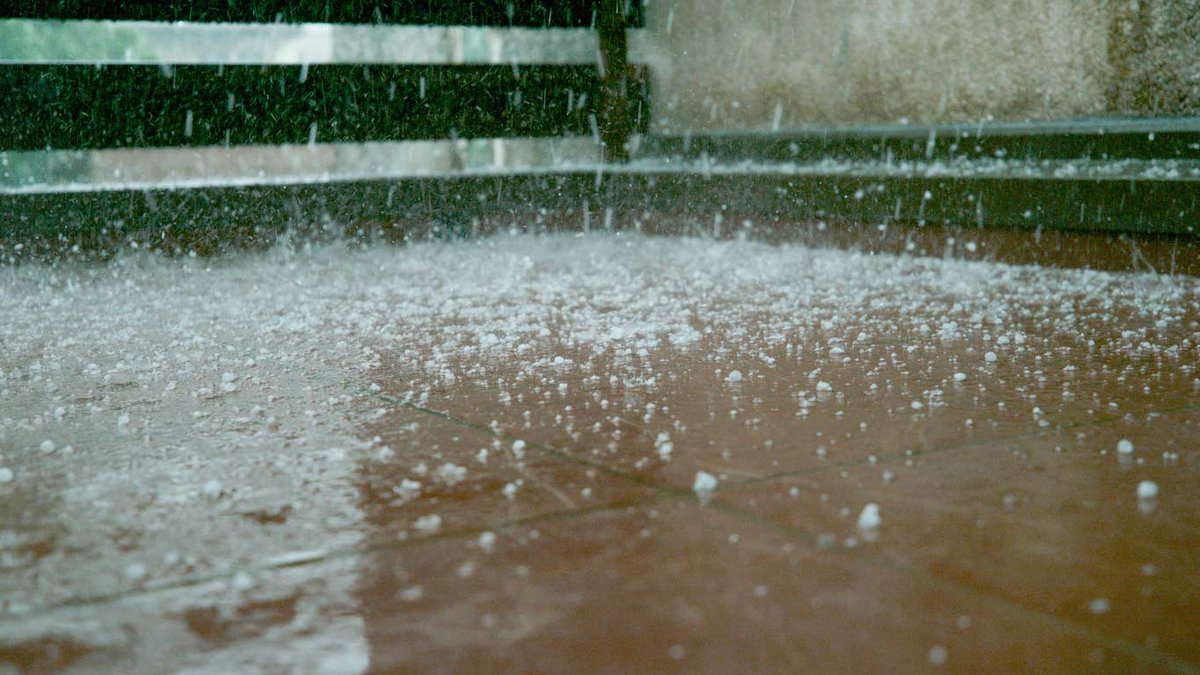 Rain on a flat roof