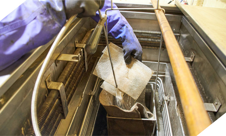 DESAT CROPPED SPRAY DOWN